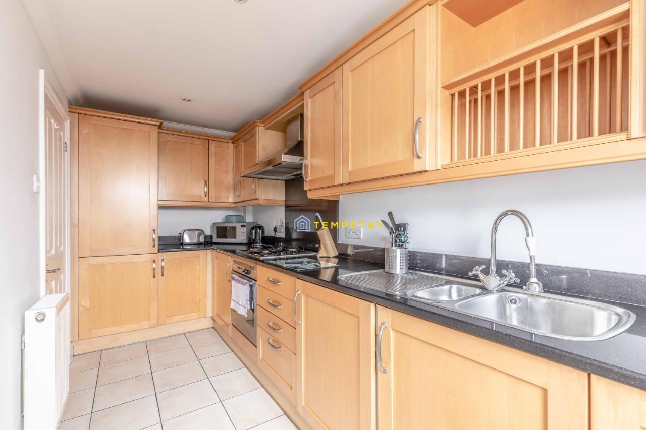 Perfect Spot In Central Windsor & Free Parking! Esterno foto
