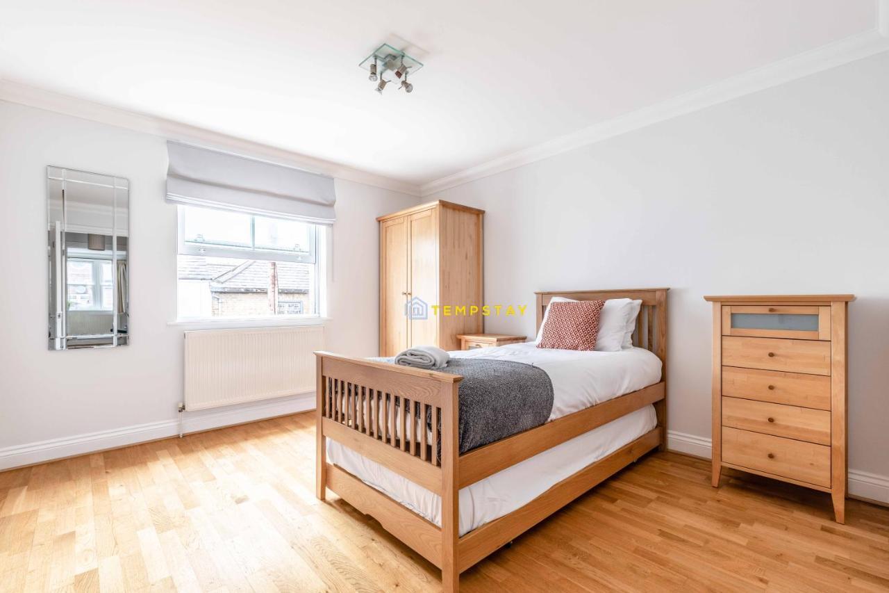 Perfect Spot In Central Windsor & Free Parking! Esterno foto